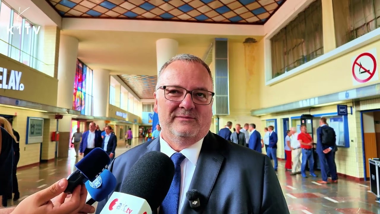 Chebské nádraží zahájilo rekonstrukci, která vrátí původní úroveň a zachová skvosty 🚄🚈🪏