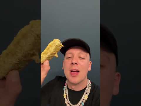 Trying a fried mars bar 🍫