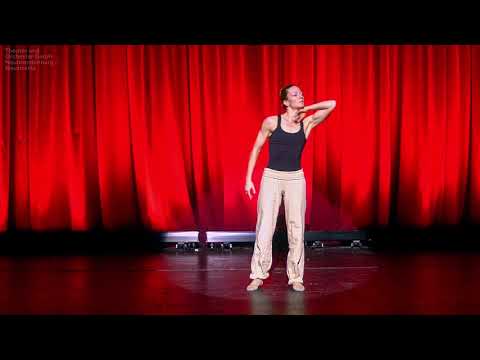 Kleine Kunst im Stream - Clarissa Gehring tanzt zu Silly