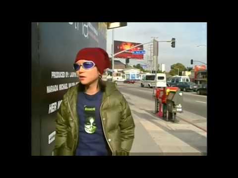 download lagu mp3 mp4 La Hide, download lagu La Hide gratis, unduh video klip La Hide