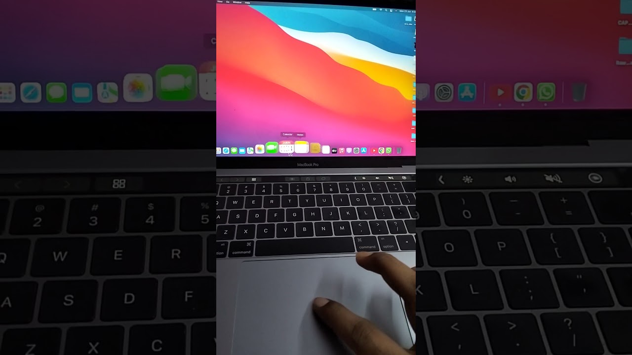 customize macbook dock/desktop #macbookprotouchbar #macbookpro #macbook #tipsandtricks