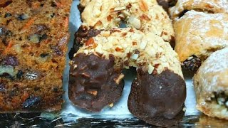 עוגיות שקדים פריכות Almond crescent cookies without a mixer  בקלי-קלות המותג ליהי קרויץ (ליהי קרויץ - מטבח בקלי קלות) - התמונה מוצגת ישירות מתוך אתר האינטרנט יוטיוב. זכויות היוצרים בתמונה שייכות ליוצרה. קישור קרדיט למקור התוכן נמצא בתוך דף הסרטון
