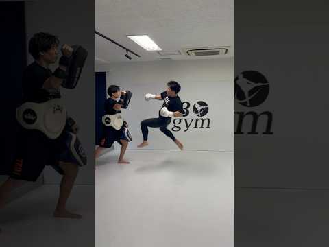 コンビネーションのラストにトルネードキック！ #キックボクシング #ミット打ち #mma