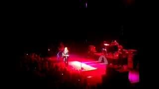 Melissa Etheridge - Intro & Fearless Love live at Oosterpoort Groningen, European Tour 2012 (lyrics)