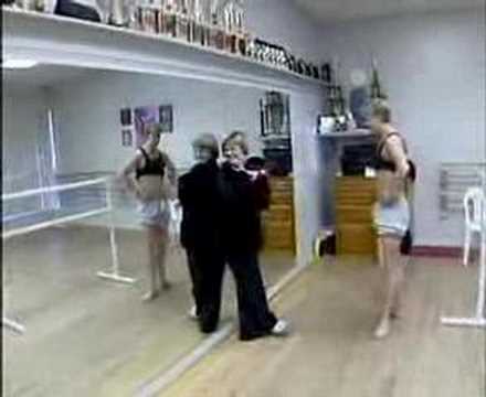 デニス・ウォール・スタジオ・ショー パート4 (Denise Wall Studio Show Part 4)