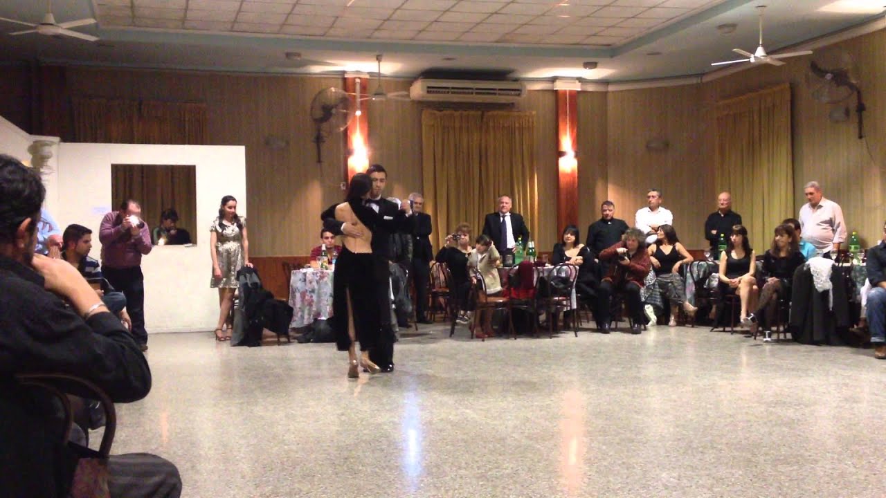 Julio Ariel Azorin y Naomi Hotta, Gime el Viento por Miguel Calo, en la Redoblona, 15-aug 2015