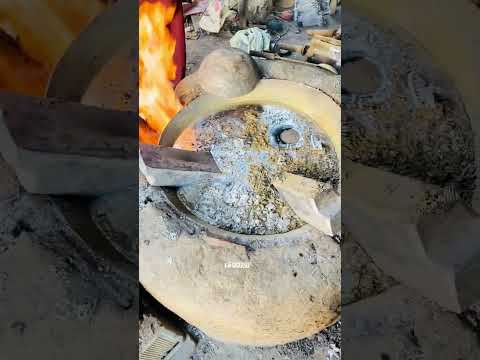 Melting lead ✏ for making battery 🔋🪫 plates