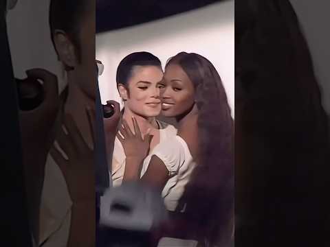 MICHAEL JACKSON FLIRTING WITH NAOMI CAMPELL IN THE CLOSET | MJ WAS A LADIES MAN 😯