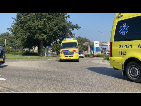 PRIO / A1 Transport | Ambulance onder politie Begeleiding met spoed naar het ziekenhuis gebracht URK