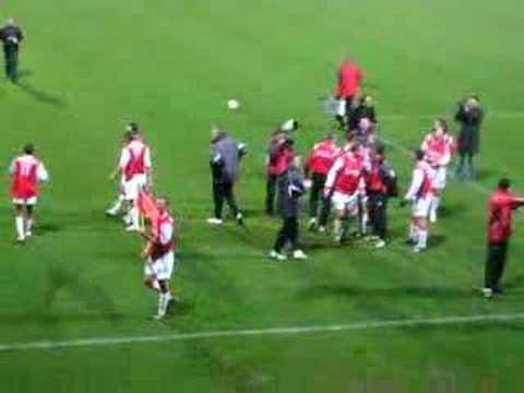 fortuna - MVV feestje voor uitvak na de wedstrijd 14-03-2008