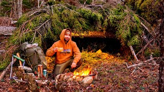 Bushcraft Survival Shelter Camping In Freezing temperatures