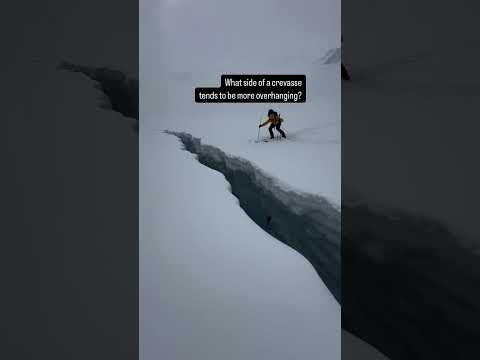 Key Consideration if u operating close to Crevasse #powderday #alpine #climbing #crevasse #extreme