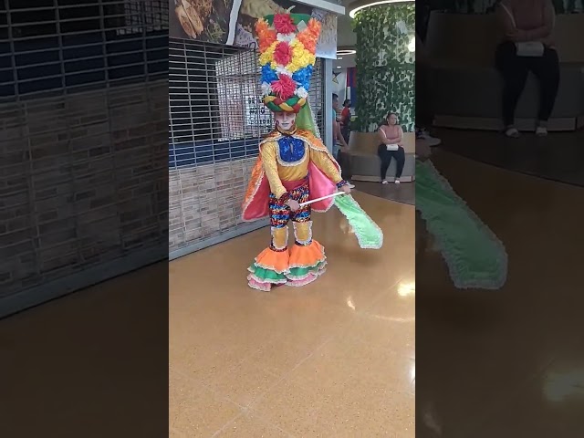 Vídeo relacionado con Camisa Lentejuelas Brillo Niño Moda Camisa Chaqueta Hip Hop de Manga Larga Niña Blusa para Niños para Coro Danza Baile Escena Música Fiesta Carnaval Disfraz de Baile Brillante de Actuación Competición