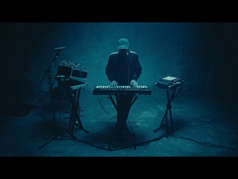 Lawrence Hart - Come In Out Of The Rain (Live)