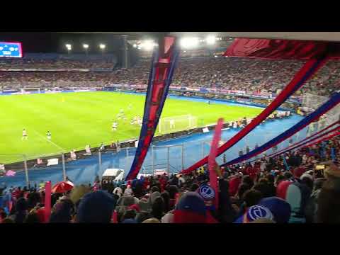 "Hinchada de Cerro Porteño 0 vs 1 Palmeiras. En el aliento de esta hinchada hay pasión amor y locura" Barra: La Plaza y Comando &bull; Club: Cerro Porteño &bull; País: Paraguay