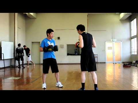 受返　フットワーク