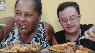 COMENDO OMELETE DE FRANGO COM MACARRÃO BATATINHA E BANANA DA TERRA 