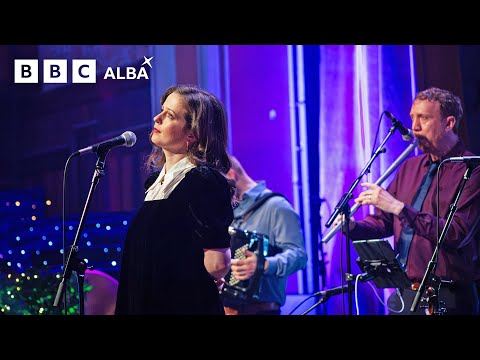 Dàimh le Turas Dhòmhsa Chun na Galldachd - Cèilidh na Bliadhn’ Ùire 2025 | BBC ALBA