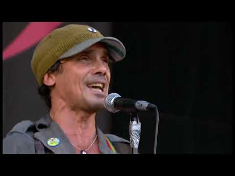 Manu Chao - Clandestino - (Live at Glastonbury 2008)