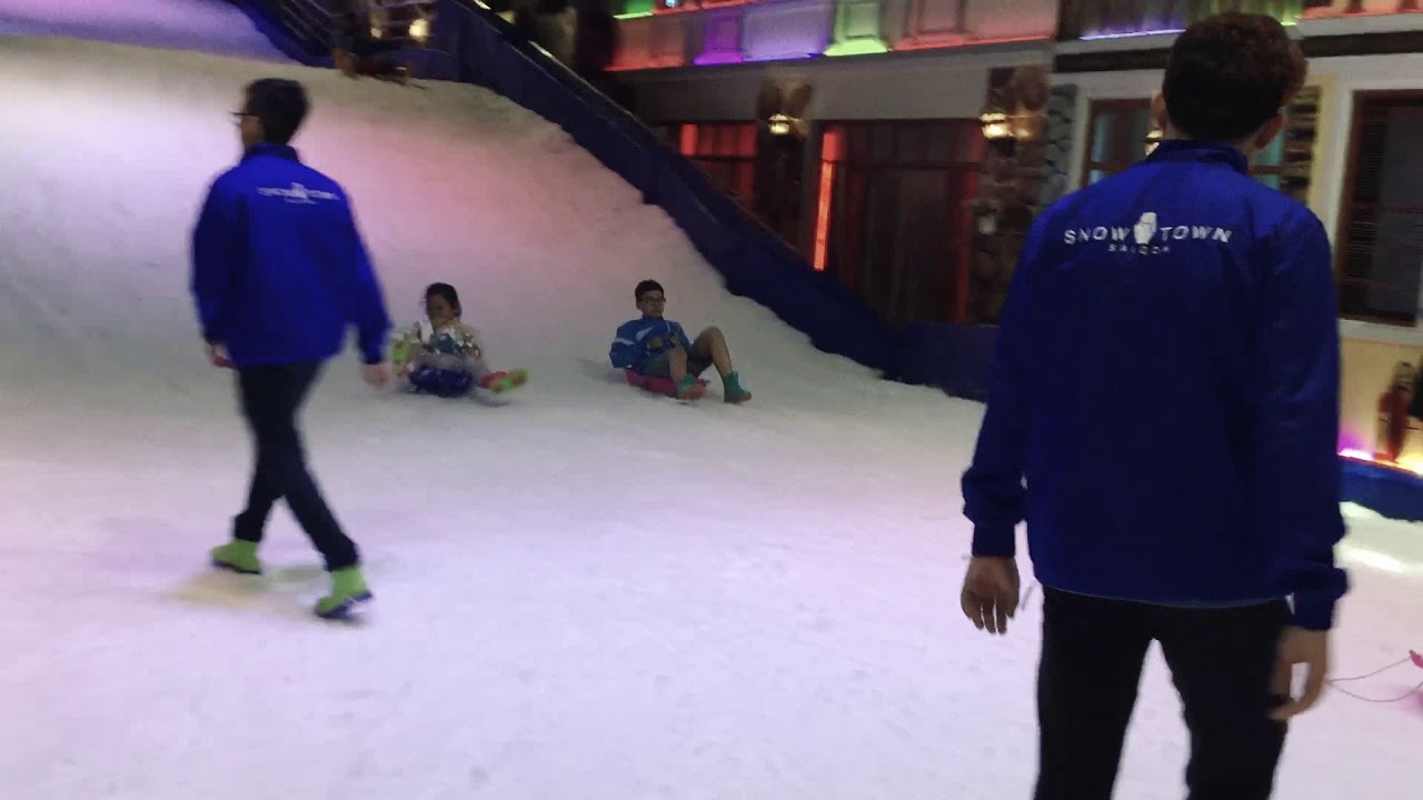 Visual of Fun ride at Snow Town Saigon.