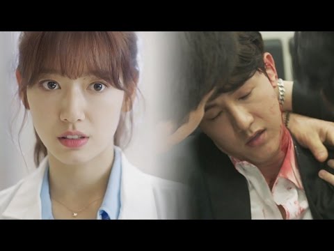 Park Shin hye, first appearance as a doctor fighting with gangster 《The Doctors》 닥터스 EP01