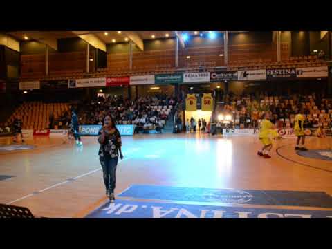 Gina Michaells warming up for the danish basketball championship finals in Horsens Arena