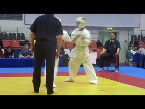 Первенство г.Москва синкиокусинкай 3.02.2019 г. Кущук Лаурита-Струева Екатерина(Сэйкен)