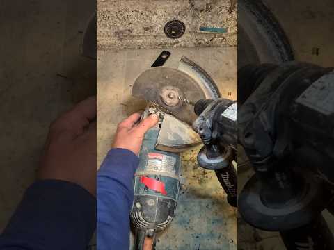 Grinder hack is the easiest way to remove a jammed disc nut. #tools #tip #fix #grinder #steel #asmr