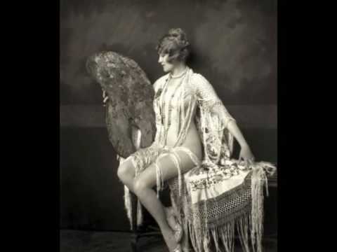 Ruth Etting - Dancing in the moonlight (1933)