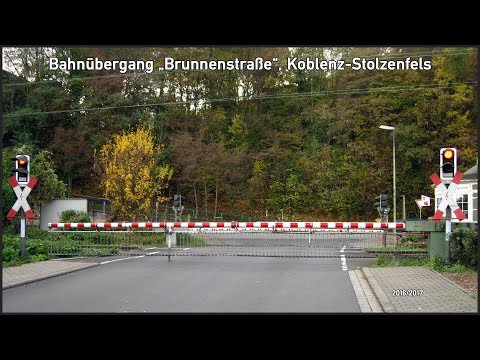 Bahnübergang "Brunnenstraße", Koblenz ++ BÜS72 mit Vollschranke am Rhein