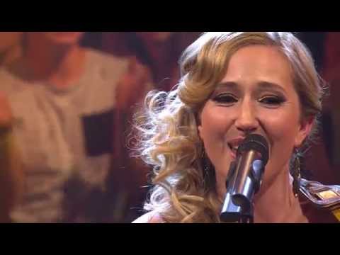 annes Café - Anna West - Applejack