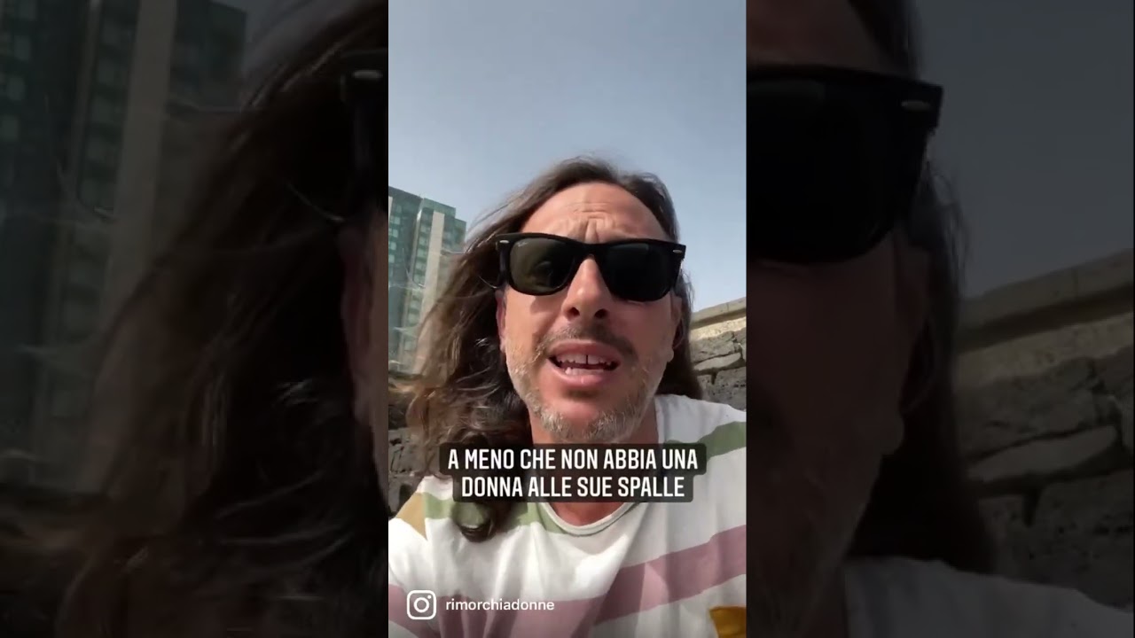 Watch Now Dietro ogni grande uomo c'è sempre una grande donna #shorts Dietro ogni grande uomo c'è sempre una grande donna #shorts