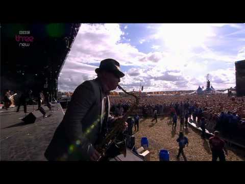 Madness - Our House - Reading Festival 2011.mpg
