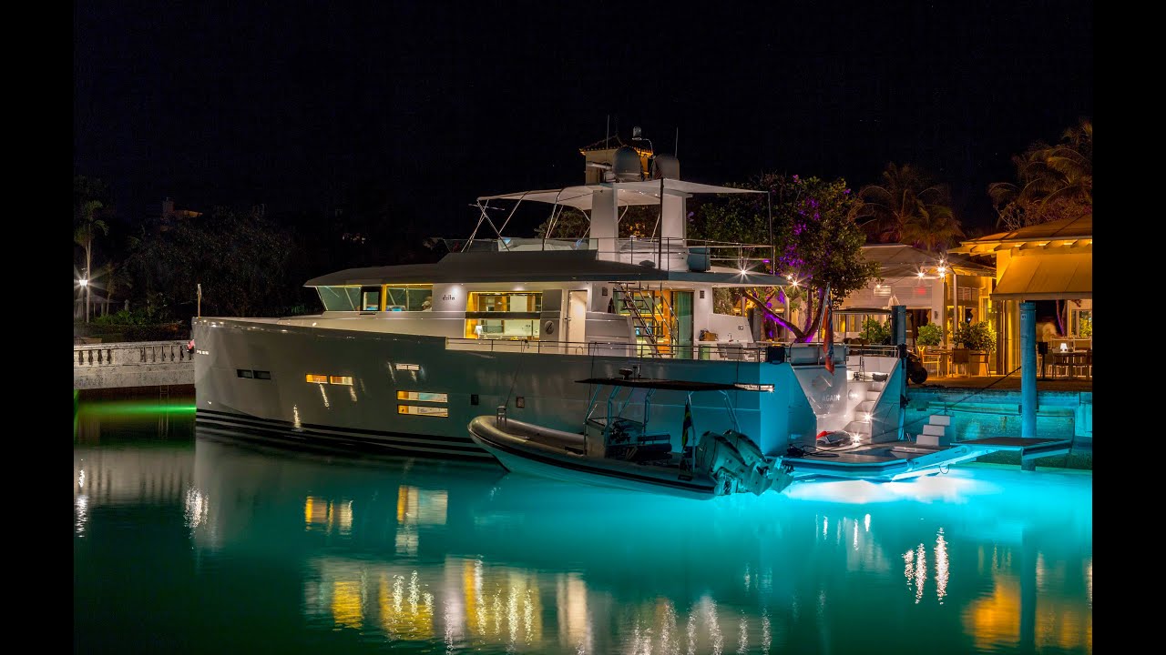 Delta 88 Carbon available in Miami Beach
