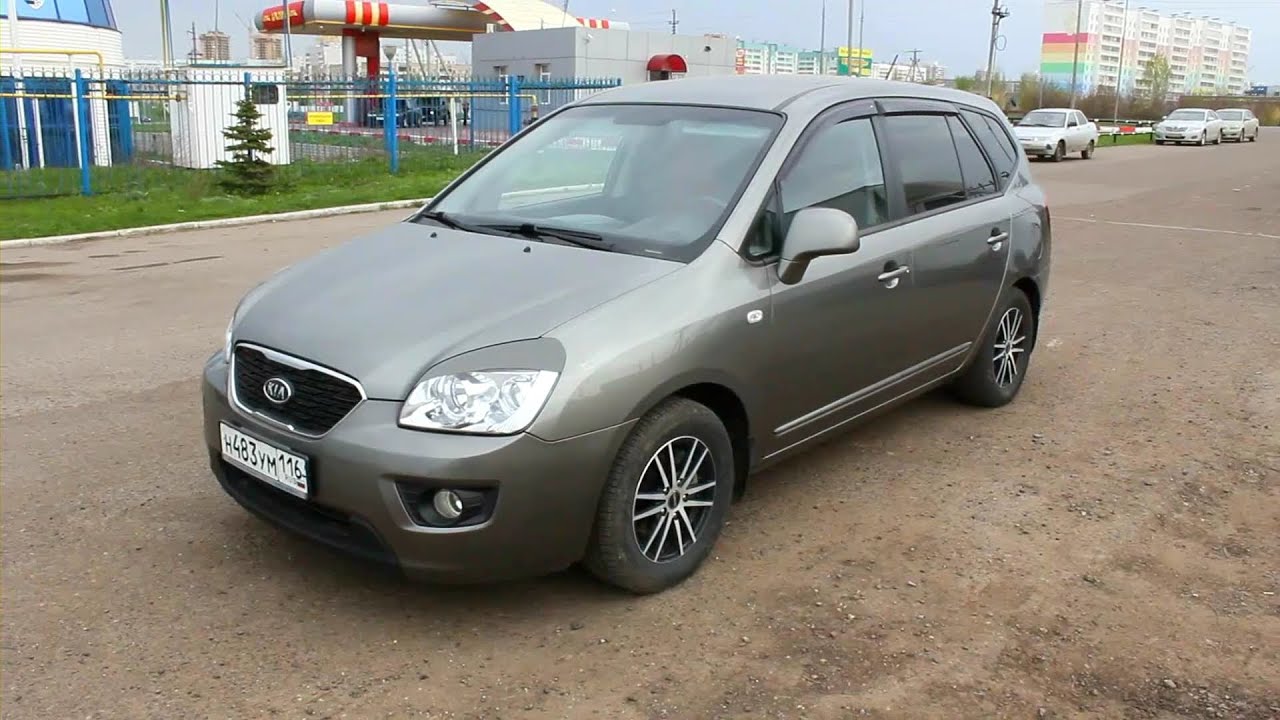 2011 Kia Carens. Start Up, Engine, and In Depth Tour.