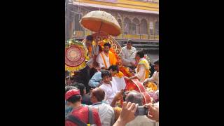 preview picture of video 'Pujya Vrajrajkumarji par Ful Varsha'