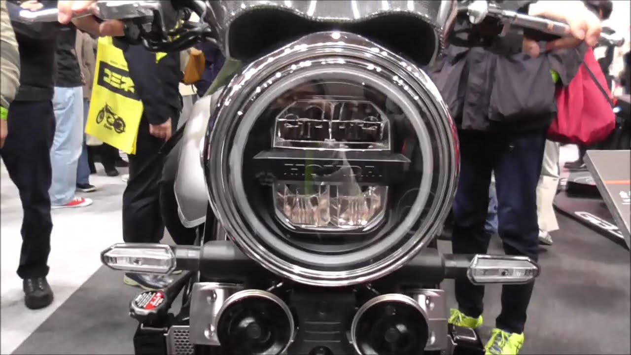 ホンダ CB1000F 2026 カスタイズパーツ装着車 ウルフシルバーメタリック(ブルーストライプ)