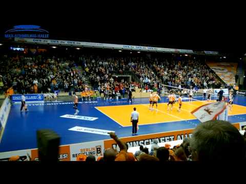 BR Volleys vs. Arkas Izmir am 10.12.2013