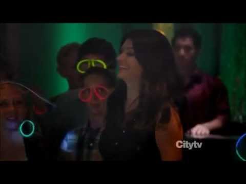 Happy Endings - Hype off (Max vs Brad)