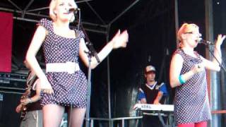 "Dirty Mind" de The Pipettes