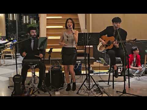 Live Band Performance New Year's Eve Bangkok Thailand Hilton Garden Inn Riverside Seafood Buffet  