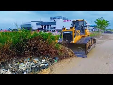 Fantastic Start Action! NEW Land Fill by Skill Dozer SHANTUI Clear Grass, Pushing Sand into Big Lake