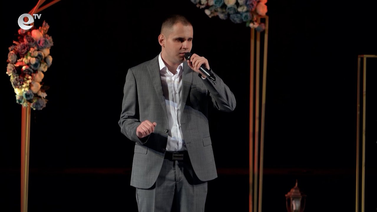 Незрящият Айдън Мехмед – Ади очарова с изпълненията си публиката в Дома на културата в Кърджали