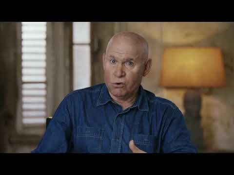 Masters of Photography: Lesson 8 with Steve McCurry - STREET PHOTOGRAPHY: ENGAGE THE STREET