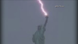 Statue of Liberty struck by lightning during thunderstorm