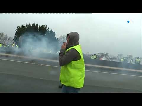 Gilets jaunes : les images des blocages à Calais