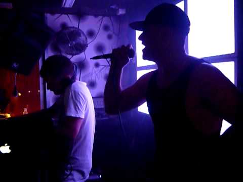MC Shureshock on the mic, Kid Kenobi on the decks-- CLASSIC breaks style @ Syrup Nightclub 2010