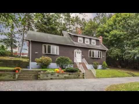 520 Essex St, Saugus MA - Barbara Calder & Jackie Mitza - Tel 978-729-7274 & 978-658-2345