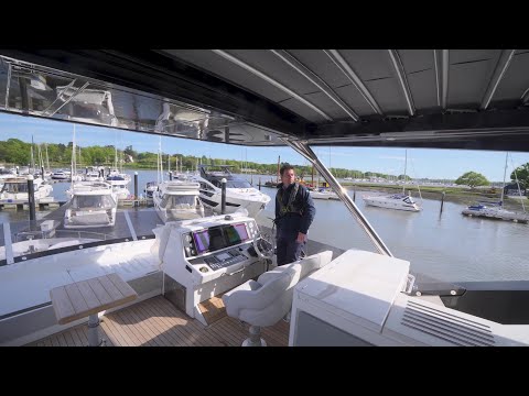 Sunseeker 76 Yacht |  Power Up, Docking And Maneuvering