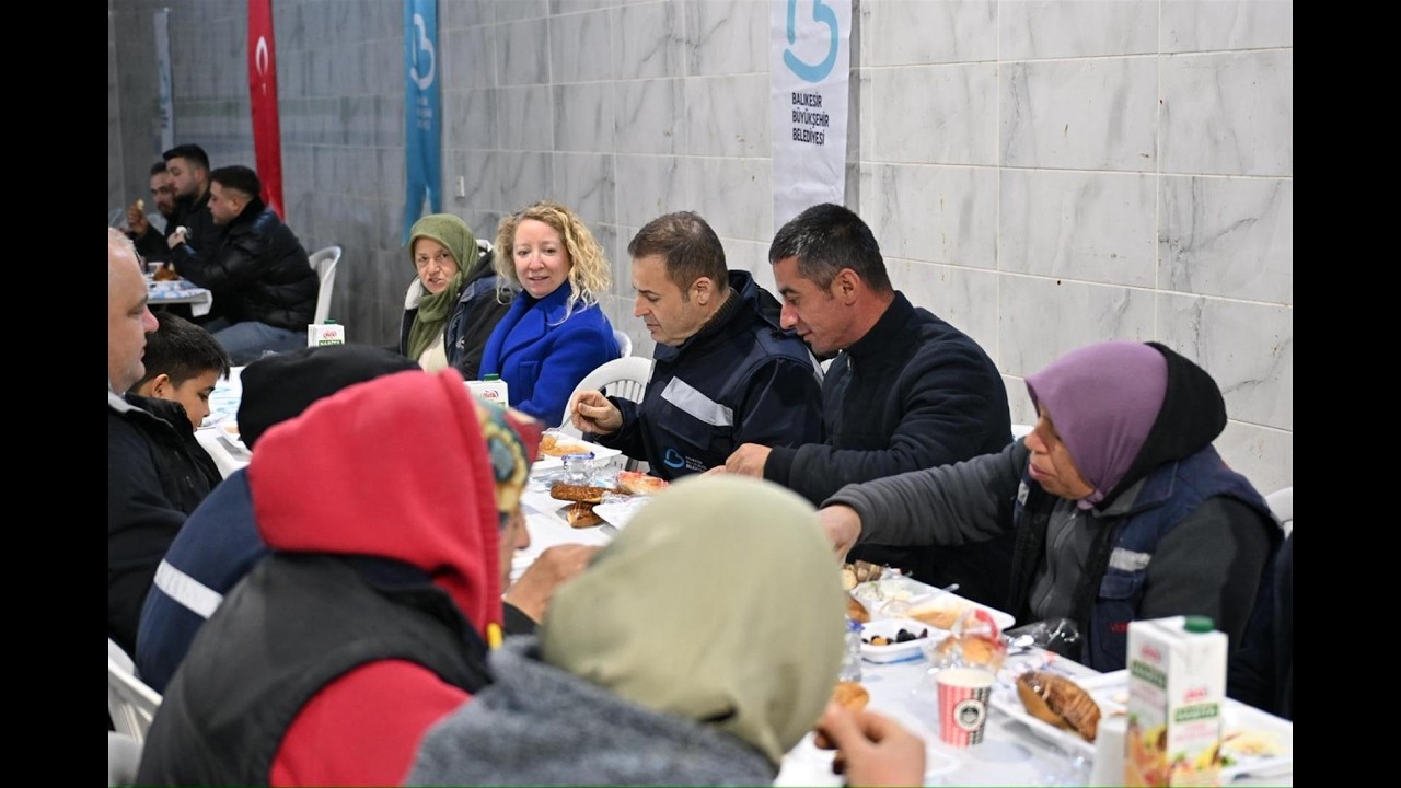 Başkan Akın, Sahurunu Hal Esnafıyla Birlikte Yaptı